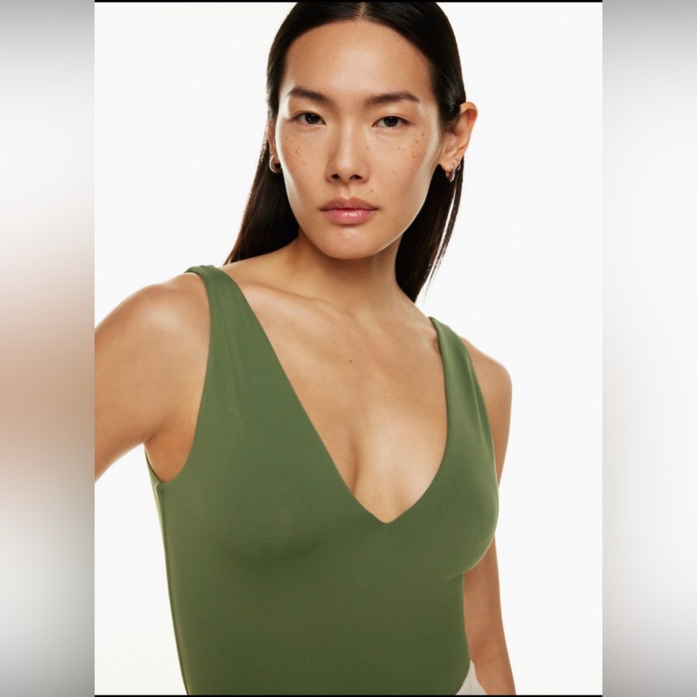 Zara V Neck Bodysuit NWT Size Small in Green